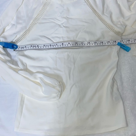 Women’s RW&CO long wide sleeves stretchy white blouse‎ lace accents size small - Picture 6 of 10